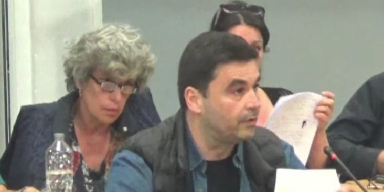 Ρήγμα στη διοίκηση Μαϊχόσογλου: Ανεξαρτητοποιήθηκαν οκτώ δημοτικοί σύμβουλοι