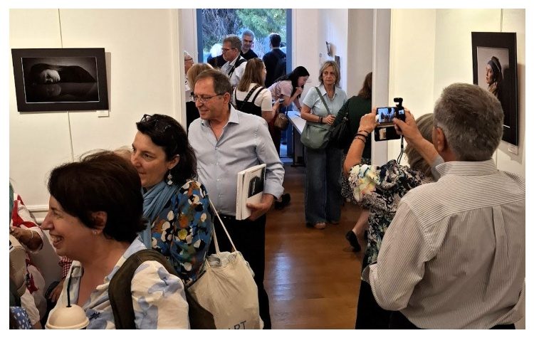 Άνοιξε τις πύλες της η 9η Έκθεση Φωτογραφίας της Φωτογραφικής Λέσχης Αμαρουσίου-f531