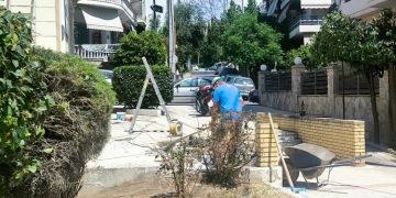 Εργασίες ολικής αποκατάστασης της πλατείας έξω από το Πνευματικό Κέντρο Νέας Χαλκηδόνας