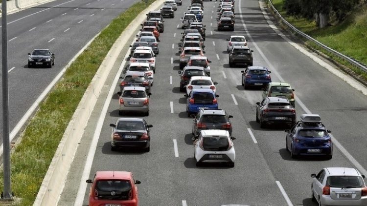 Αυξημένα μέτρα της Τροχαίας σε όλη την επικράτεια για το τριήμερο του Αγ. Πνεύματος 