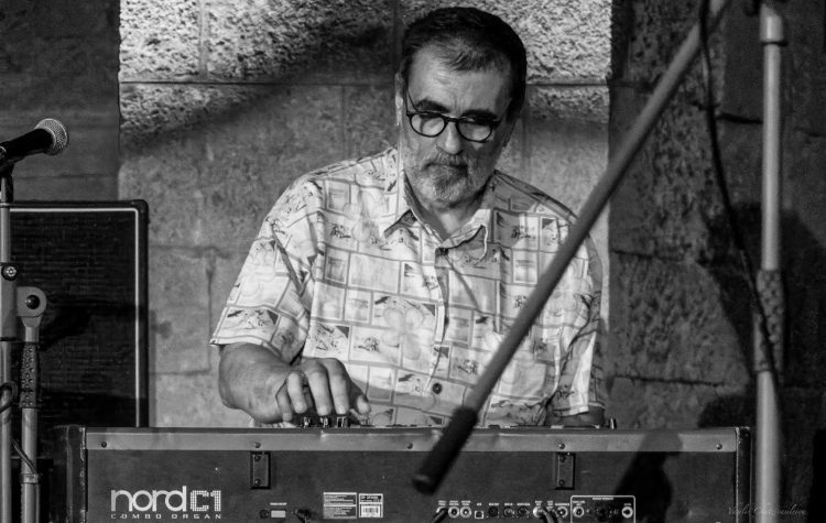 «Η Τέχνη του Αυτοσχεδιασμού: Ένα ταξίδι στα Blues» με τον Γιώργο Κοντραφούρη