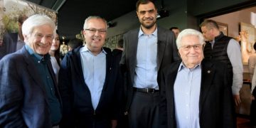 Παύλος Μαρινάκης με δεξιά του τον Ηλία Αποστολόπουλο