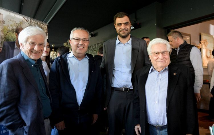 Παύλος Μαρινάκης με δεξιά του τον Ηλία Αποστολόπουλο