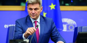 Νικόλας Φαραντούρης: Οι προϋποθέσεις για ανάπτυξη  με διάρκεια, κοινωνική αποδοχή  και στρατηγικό βάθος