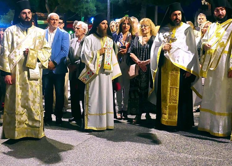 Με λαμπρότητα ο εορτασμός της Αγίας Τριάδος στην Πεντέλη