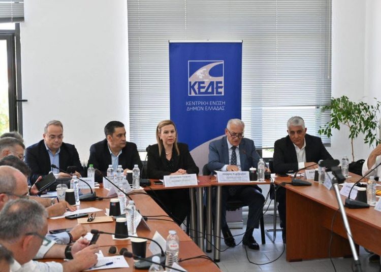 ΚΕΔΕ: «Θα προσφύγουμε στο ΣτΕ κατά της μεταφοράς των ΥΔΟΜ στο Κτηματολόγιο»