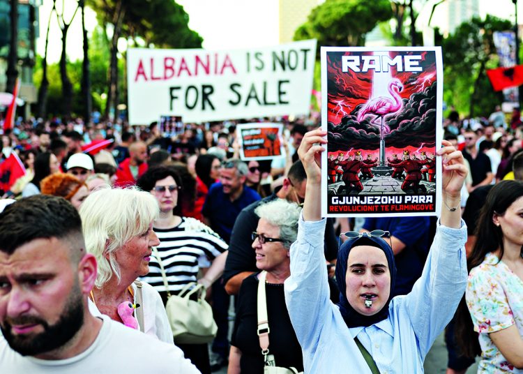 Αλβανία: Αυξάνεται η ένταση