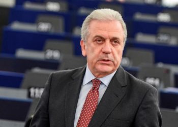 Στη Βουλή το αίτημα άρσης ασυλίας για τον Δημήτρη Αβραμόπουλο