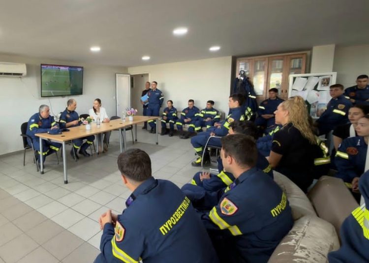 Στον 9ο Πυροσβεστικό Σταθμό στο Μαρούσι η αντιπεριφερειάρχης Βορείου Τομέα Μαργαρίτα Βάρσου