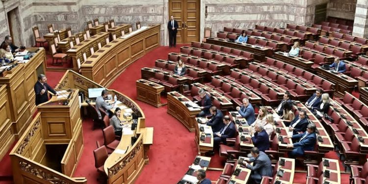 Πέρασε από τη Βουλή ο Κώδικας Τοπικής Αυτοδιοίκησης - Απευθείας στους Δήμους η πληρωμή των δημοτικών τελών