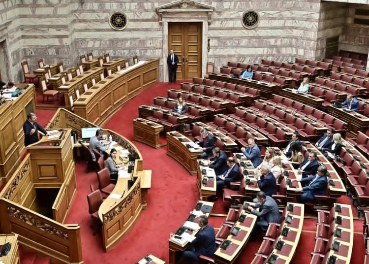 Πέρασε από τη Βουλή ο Κώδικας Τοπικής Αυτοδιοίκησης - Απευθείας στους Δήμους η πληρωμή των δημοτικών τελών