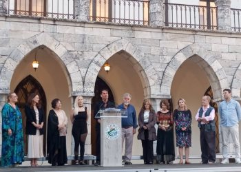 Μέγαρο Δουκίσσης Πλακεντίας: Πραγματοποιήθηκαν τα εγκαίνια της ομαδικής εικαστικής έκθεσης «Φως, Σκιά, Συμπτώσεις»