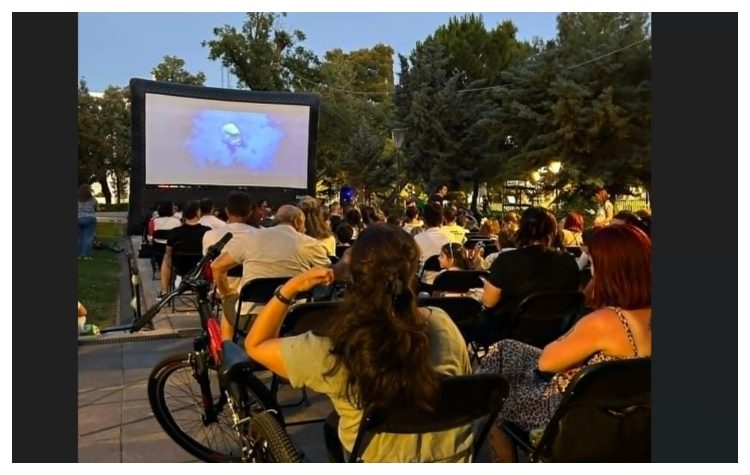 Ξεκίνησαν οι παιδικές κινηματογραφικές βραδιές στις γειτονιές του Αμαρουσίου