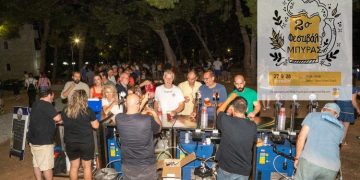 Ξεκίνησαν τα μπάνια για τα μέλη των ΚΑΠΗ Λυκόβρυσης - Πεύκης