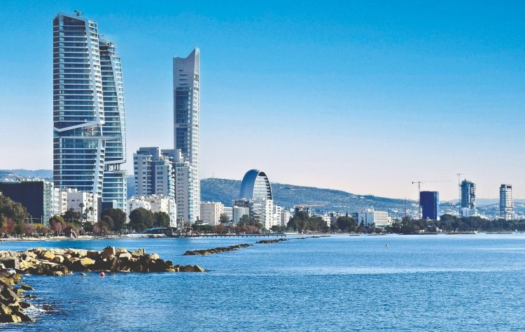 Ελληνικό κράτος με ουρανοξύστες, με Δήμους που λειτουργούν ρολόι και χωρίς διόδια;
