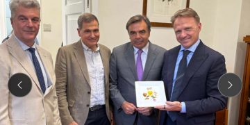 Ο Υπουργός Γεωργίας της Ιταλίας στο Μπενάκειο Φυτοπαθολογικό Ινστιτούτο