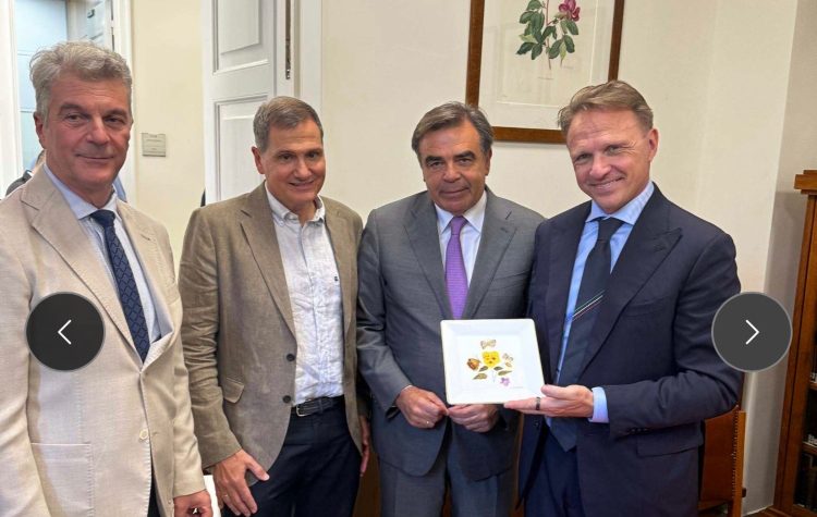 Ο Υπουργός Γεωργίας της Ιταλίας στο Μπενάκειο Φυτοπαθολογικό Ινστιτούτο