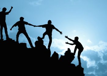 Σωζόμαστε μέσα στα χέρια του άλλου…