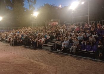 «Έκλεψε την παράσταση» η θεατρική ομάδα του Δήμου Χαλανδρίου