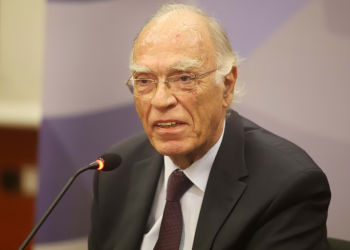 Έφυγε από τη ζωή ο Βασίλης Λεβέντης