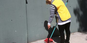 ΜΑΡΟΥΣΙ ΑΔΕΣΜΕΥΤΗ ΦΩΝΗ: «Συνεχίζει τα ψέματα ο δήμαρχος για τις απολύσεις στην καθαριότητα των σχολείων και τις οριζόντιες μειώσεις μισθών»