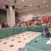 Σχολικές καθαρίστριες στο Μαρούσι: Επιμένει στις περικοπές η διοίκηση Αμπατζόγλου, σε επεισοδιακή συνεδρίαση Δημοτικού Συμβουλίου, παρουσία της… Ασφάλειας!