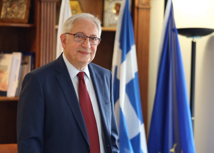 Θ. Αμπατζόγλου για τα αποτελέσματα των Πανελλαδικών: «Συγχαρητήρια στους επιτυχόντες, για όσους δεν πέτυχαν η ζωή προσφέρει νέες ευκαιρίες»