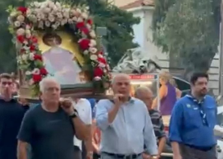 Σε κλίμα κατάνυξης ο Εορτασμός του Αγίου Παντελεήμονα στην Πεύκη