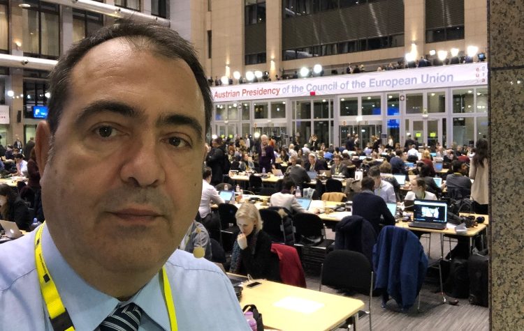 Γιώργος Θ. Συριόπουλος: El Funcionario - Ελεγεία στην Ευρωκρατία των Βρυξελλών