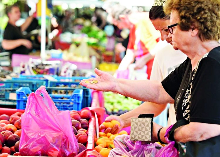 Ακρίβεια: Το πετρέλαιο έφερε… τα πάνω-κάτω