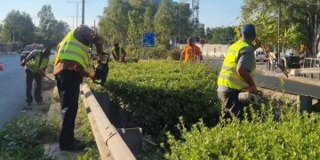 Δήμος Αμαρουσίου: «Συνεχίζεται το εντατικό θερινό πρόγραμμα συντήρησης πρασίνου και ευπρεπισμού στις γειτονιές»