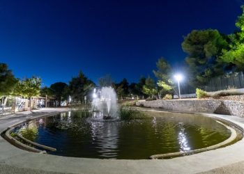 Μήπως η πόλη τελικά δεν αδειάζει ποτέ;