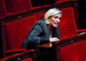 Μαρίν Λεπέν: Ετοιμάζεται να πάει για πρόεδρος (;)
