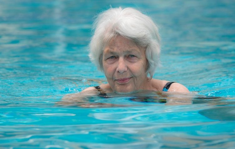 ΚΑΠΗ Δήμου: Αρχίζει το πρόγραμμα θερινών μπάνιων για τα μέλη