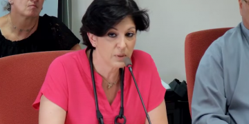 Δημοτικό Συμβούλιο: Παραμένει πρόεδρος η Τ. Καραγιάννη