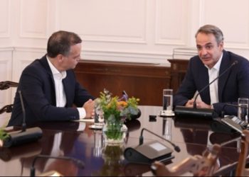 Συνάντηση Μητσοτάκη – Δούκα στο Μαξίμου: Στο επίκεντρο η ευρωπαϊκή προεδρία του 2027 και τα έργα υποδομής στην Αθήνα