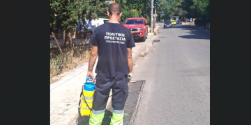 Με ανακοίνωσή του ο Δήμος Αμαρουσίου ενημερώνει το κοινό ότι με εντολή του δημάρχου Θεόδωρου Αμπατζόγλου εντατικοποιούνται οι προληπτικές παρεμβάσεις για την αντιμετώπιση των κουνουπιών και τον περιορισμό του κινδύνου μετάδοσης του ιού του Δυτικού Νείλου