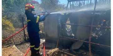 Σε 20 λεπτά οριοθετήθηκε η φωτιά στη Νέα Πεντέλη