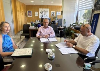 Ο δήμαρχος Ηλίας Αποστολόπουλος υπέγραψε τη σύμβαση για την εκπόνηση της μελέτης κατασκευής του νέου Βρεφονηπιακού – Παιδικού Σταθμού Παπάγου.