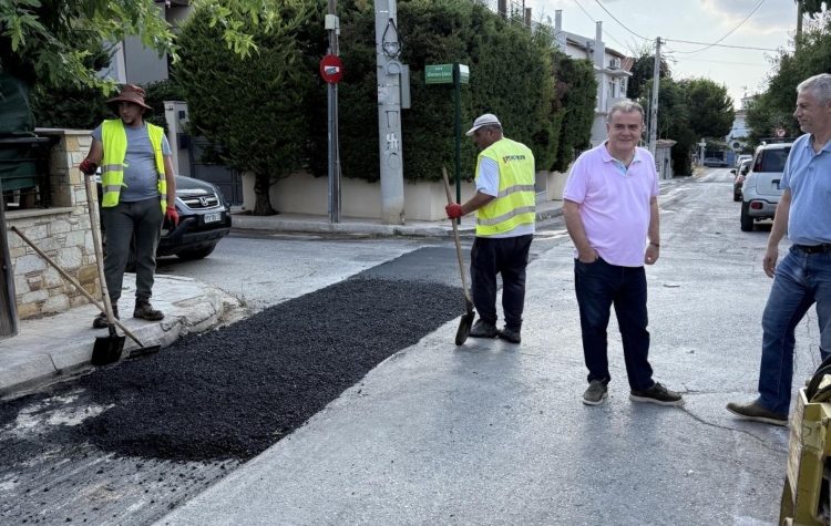 Σε πλήρη εξέλιξη το πρόγραμμα αποκατάστασης λακκουβών στον Δήμο Παλλήνης