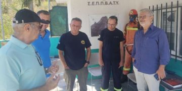 Οι επικεφαλής των δημοτικών παρατάξεων Νέα Αρχή για την Αγία Παρασκευή Γιώργος Οικονόμου και Όραμα Κώστας Τσιαμπάς επισκέφθηκαν τις εγκαταστάσεις του Σωματείου Εθελοντών Πολιτικής Προστασίας Βορειοανατολικού Τομέα Υμηττού