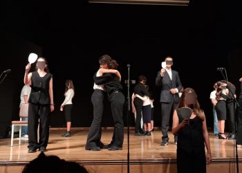Την θεατρική παράσταση «Ο Άσχημος» παρουσίασε το Πρότυπο Γυμνάσιο Αναβρύτων υπό την αιγίδα του Δήμου Αμαρουσίου