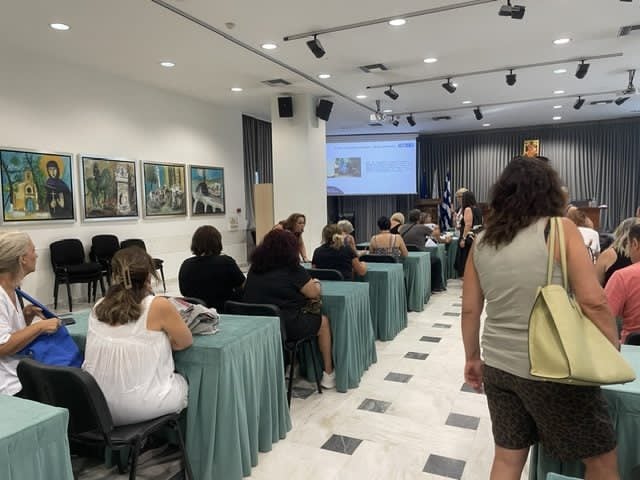 Υπεγράφησαν την Τρίτη 1 Σεπτεμβρίου οι συμβάσεις των 83 εργαζομένων που θα στελεχώσουν τις υπηρεσίες καθαριότητας των σχολικών μονάδων του Δήμου Αμαρουσίου κατά το διδακτικό έτος 2026-2027.