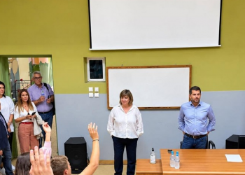 Δύο μεγάλα σχολικά συγκροτήματα σε Κηφισιά και Νέα Ερυθραία, στα οποία ολοκληρώθηκαν σημαντικές παρεμβάσεις μέσα στο καλοκαίρι, επισκέφθηκε ο δήμαρχος Κηφισιάς, Βασίλης Ξυπολυτάς
