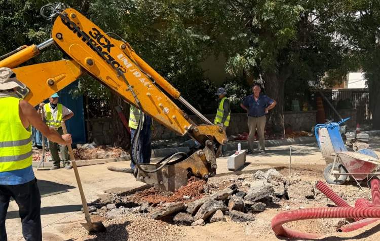 Σε πλήρη εξέλιξη τα έργα ανάπλασης στην οδό Σ. Βενιζέλου