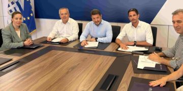 «Έπεσαν» υπογραφές για την ανάπλαση του παραδρόμου της Λ. Μεσογείων