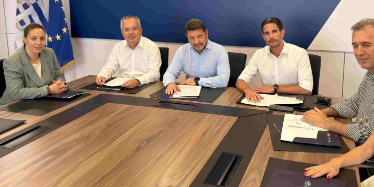 «Έπεσαν» υπογραφές για την ανάπλαση του παραδρόμου της Λ. Μεσογείων