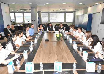 Μαθητές και μαθήτριες από την ομογένεια της Αυστραλίας υποδέχθηκε ο περιφερειάρχης Αττικής Νίκος Χαρδαλιάς