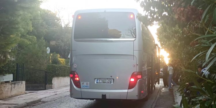 Ξεκίνησε η δωρεάν μεταφορά μαθητών από τα Μελίσσια στο ΓΕΛ Νέας Πεντέλης- H Έρρικα Πρεζεράκου μιλάει στην «Α»