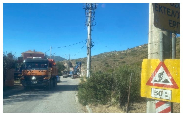 Συνεχίζονται τα έργα αποχέτευσης και σύνδεσης των ακινήτων με τους αγωγούς ακαθάρτων στην Καλλιθέα Πεντέλης.